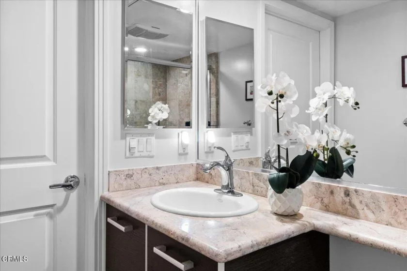 1353 N Fuller Avenue #204 photo 17