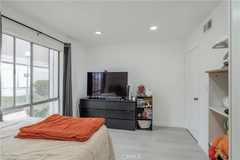 2803 S Fairview #C photo 15
