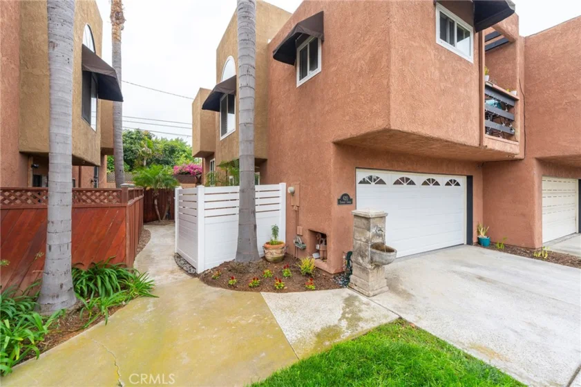 620 Terrace Circle photo 1