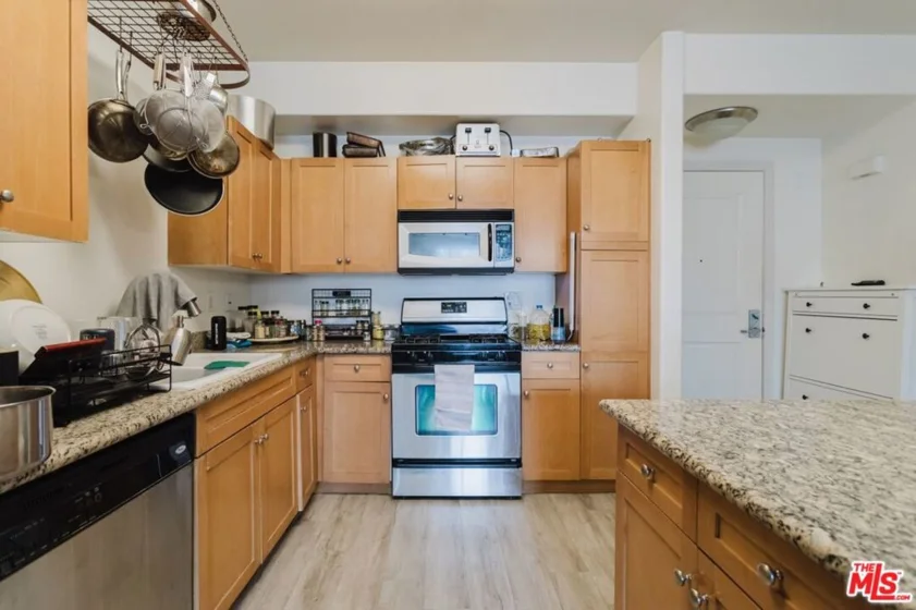 100 S Alameda Street #204 photo 29