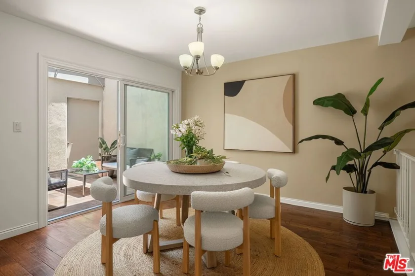 32 Village Parkway photo 8