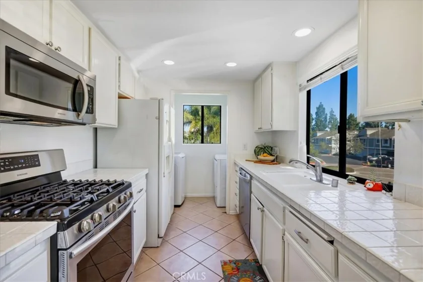 75 Cambria photo 28