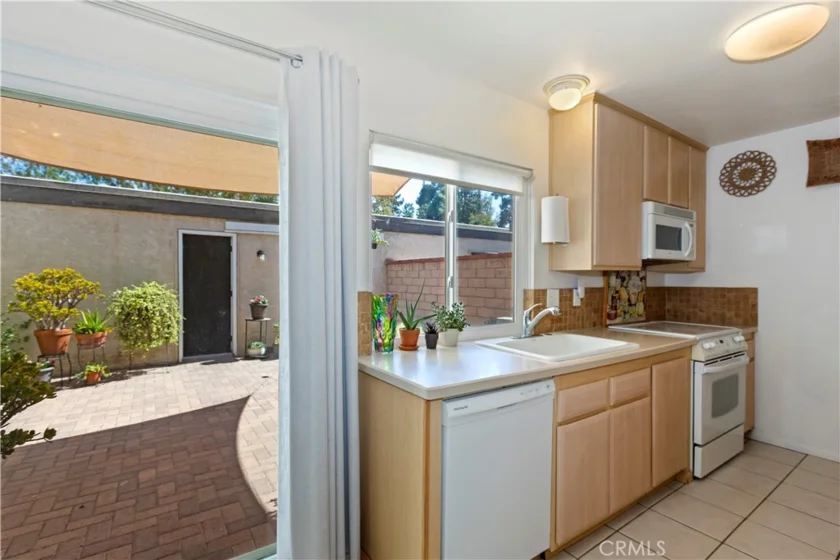 8714 Lincoln Avenue photo 14