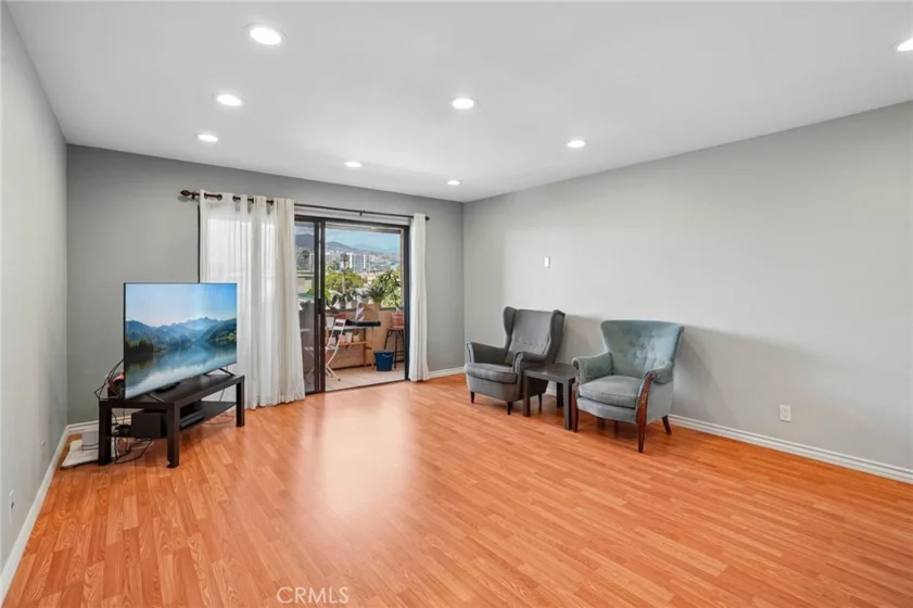 460 Salem #17 photo 2