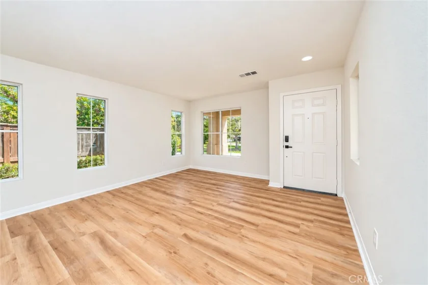 25892 Marco Polo Street photo 3