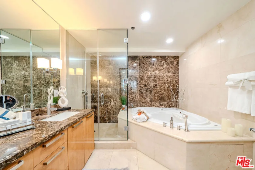 702 S Serrano Avenue #605 photo 19