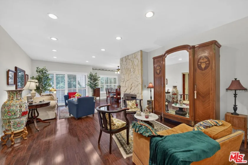 1944 Glendon Avenue #110 photo 2