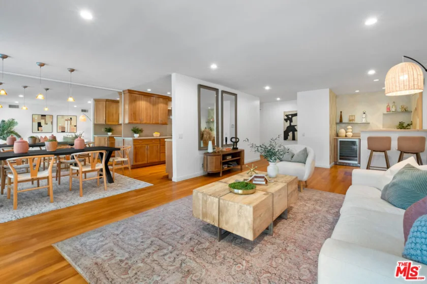 1121 N Olive Drive #213 photo 1