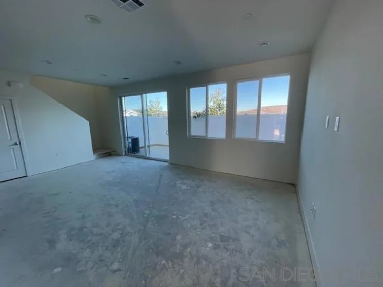 7714 Jasmine Court photo 2