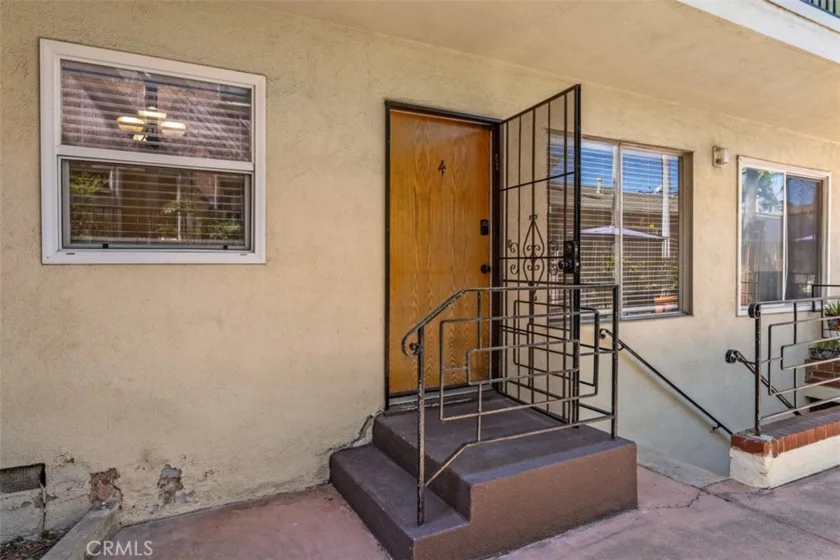 1015 E. Ocean Boulevard #4 photo 2
