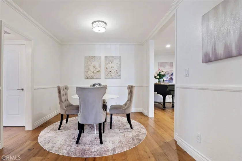 15248 Dickens Street #102 photo 12