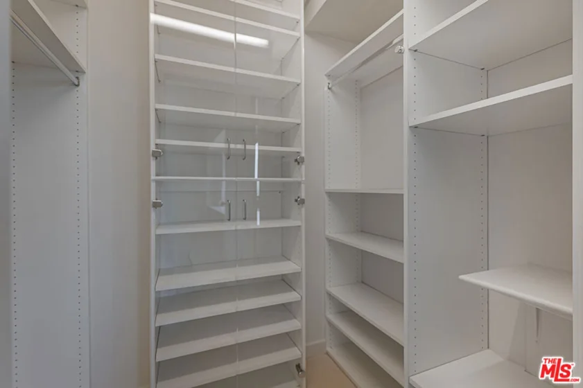 10445 Wilshire Boulevard #1402 photo 22