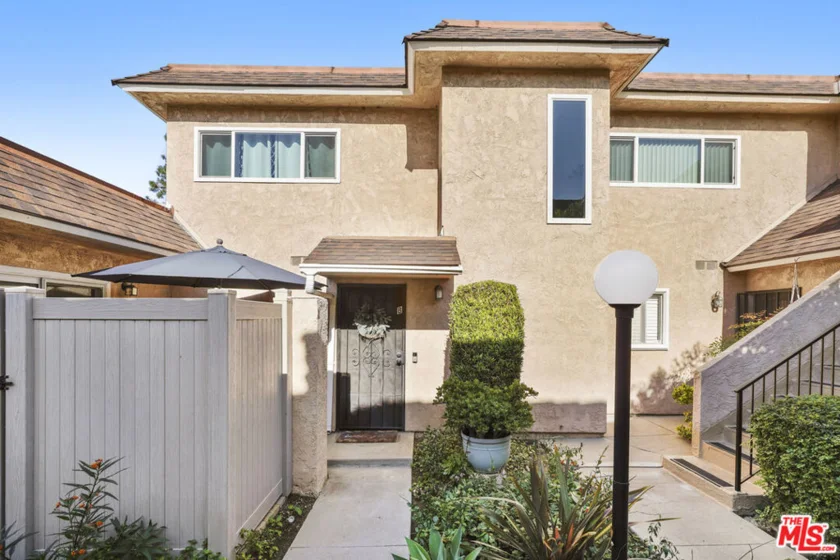 815 Las Lomas Drive #B photo 1