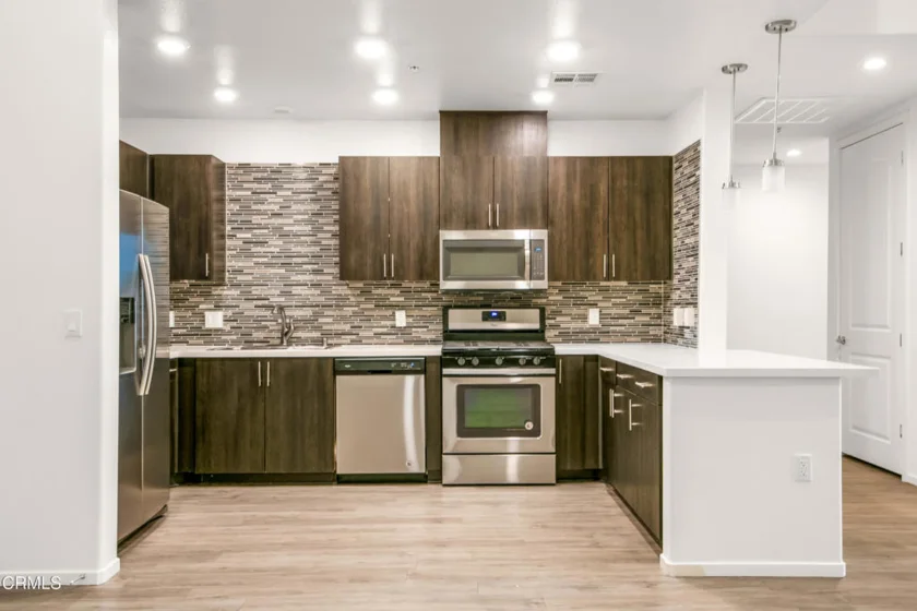 124 W Colorado Street #101 photo 8