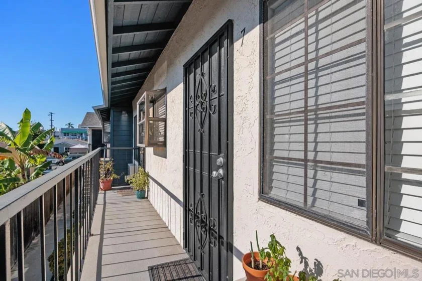1435 Essex #7 photo 9