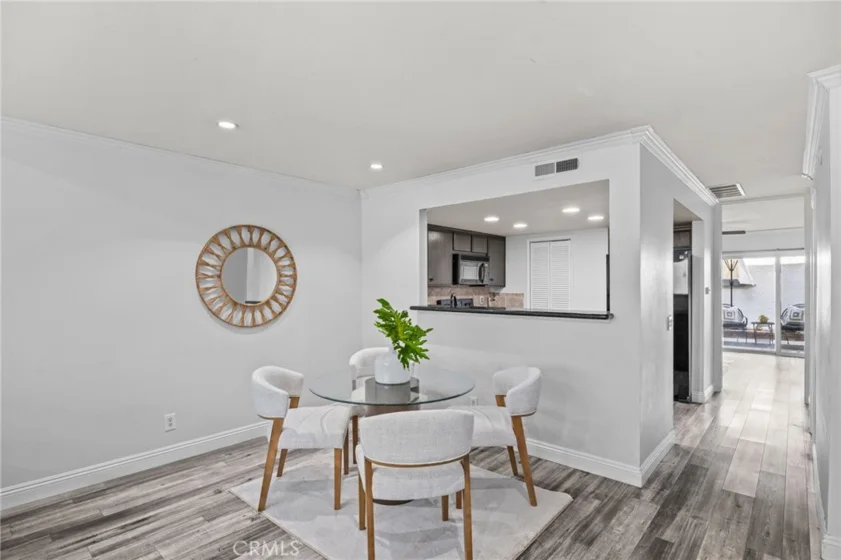 18741 Applewood photo 7