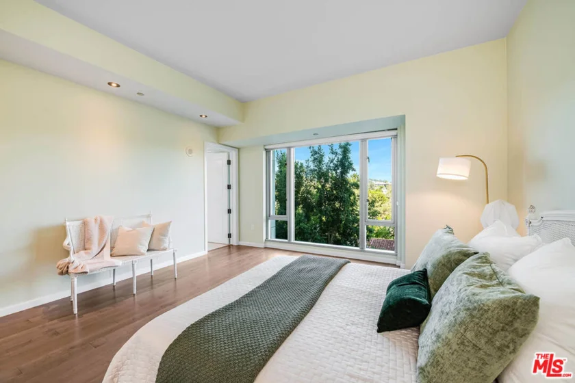 10727 Wilshire Boulevard #502 photo 23