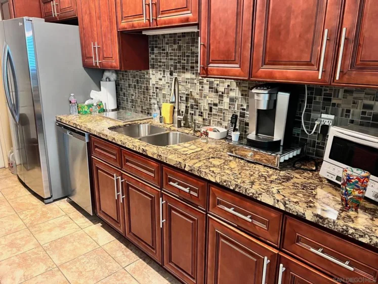 4487 Colbath Avenue #207 photo 12