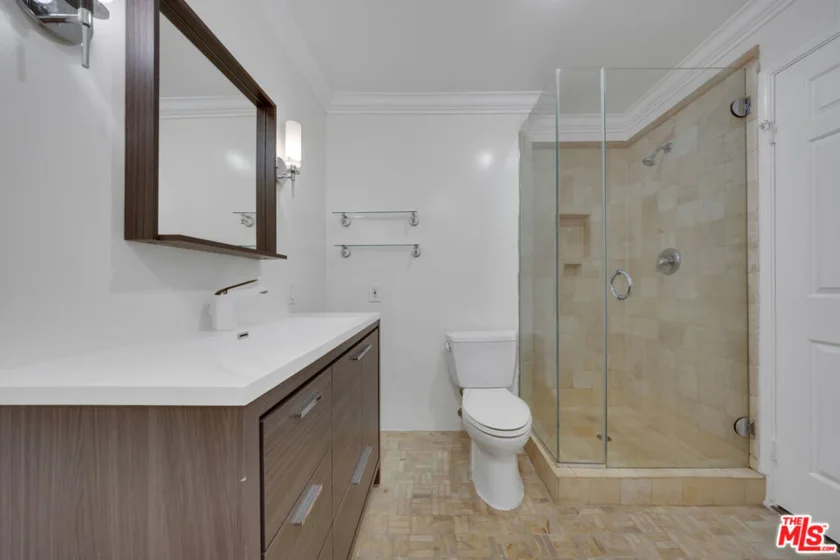 121 S Hope Street #429 photo 17