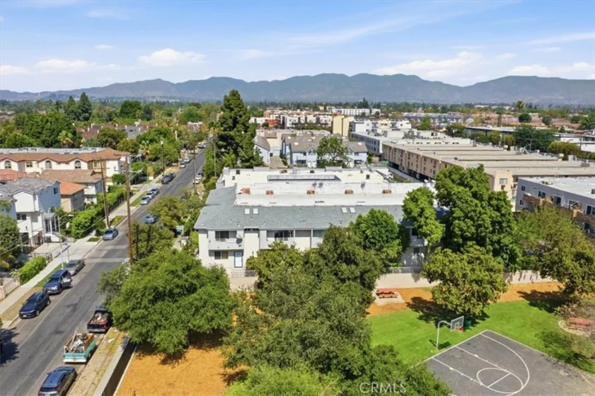 9146 Tobias Avenue #4 photo 31