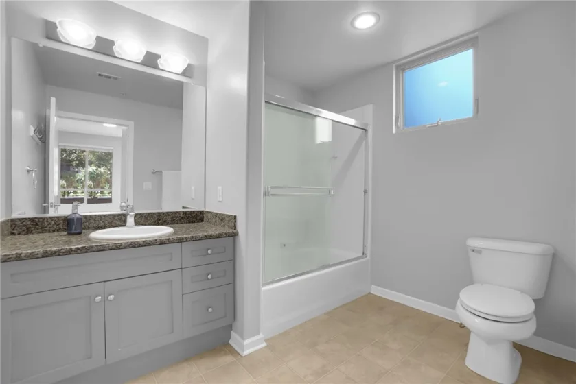 100 S Alameda Street #107 photo 3