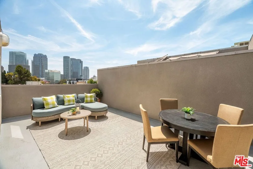 1617 S Beverly Glen Boulevard #404 photo 2