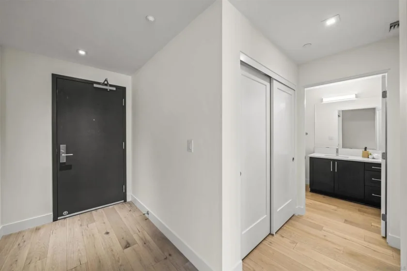 2665 5th Avenue #303 photo 38