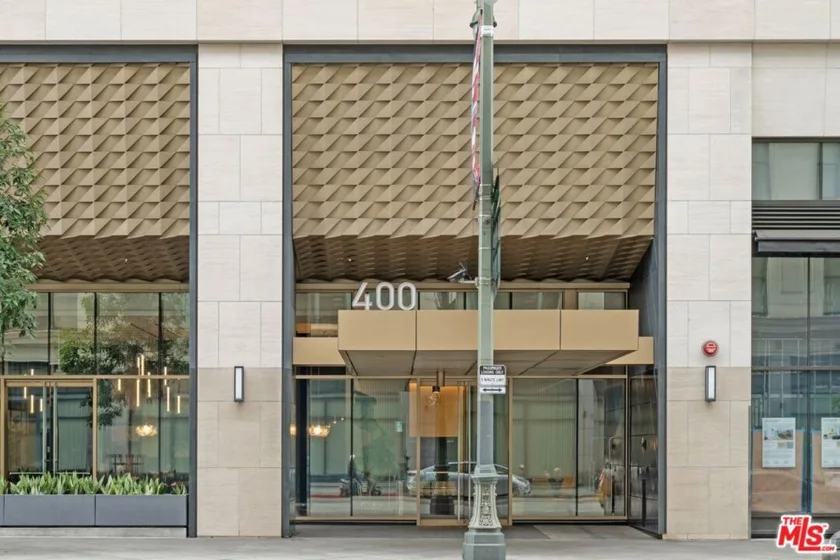 400 S Broadway #1021 photo 18