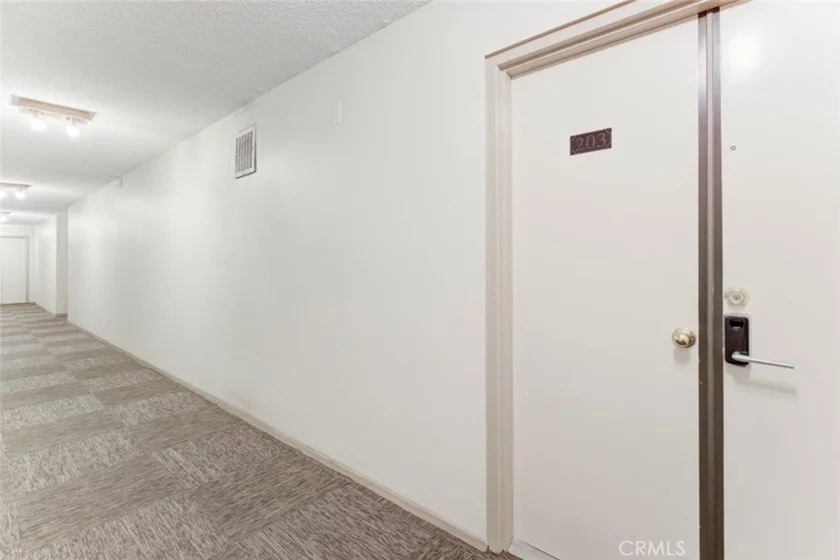 1037 N Vista photo 5