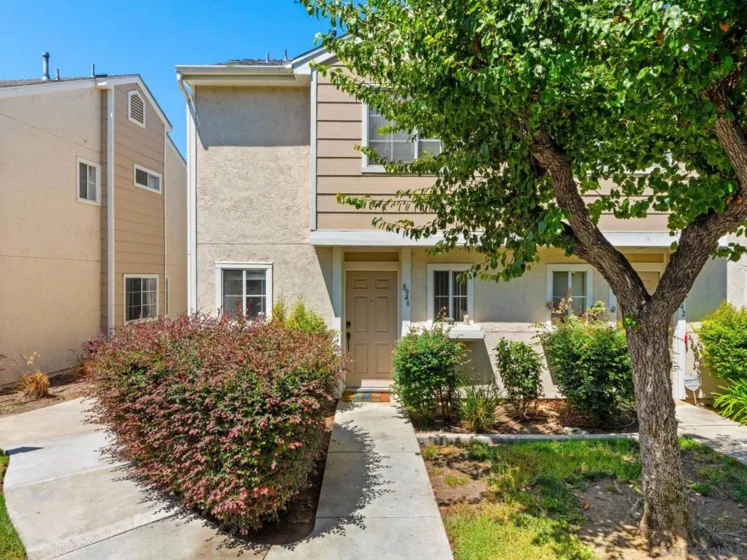 8946 Arlingdale Way photo 1