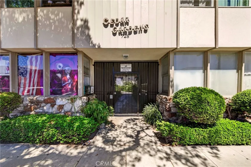 728 Cedar photo 1