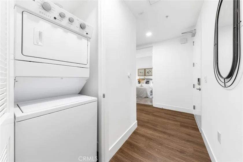 709 E Walnut Street #214 photo 14