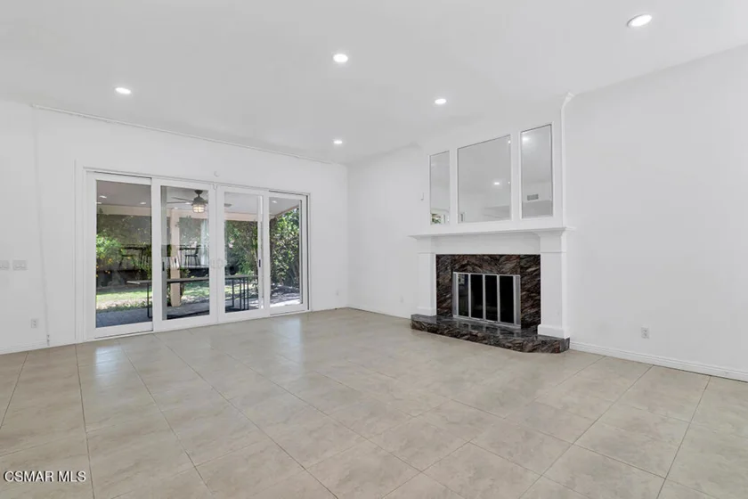 23767 Burbank Boulevard photo 6