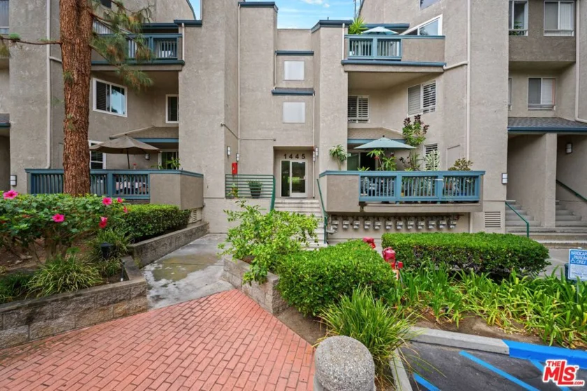 1445 Brett Place #320 photo 1