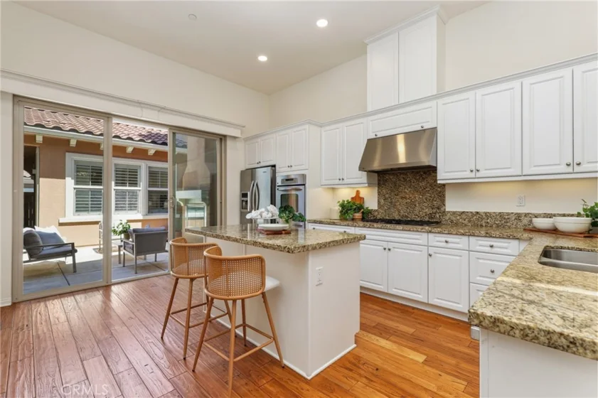 31 Roycroft photo 8