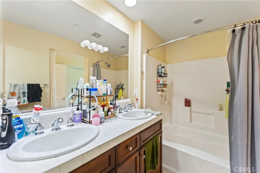 1123 Abelia photo 17