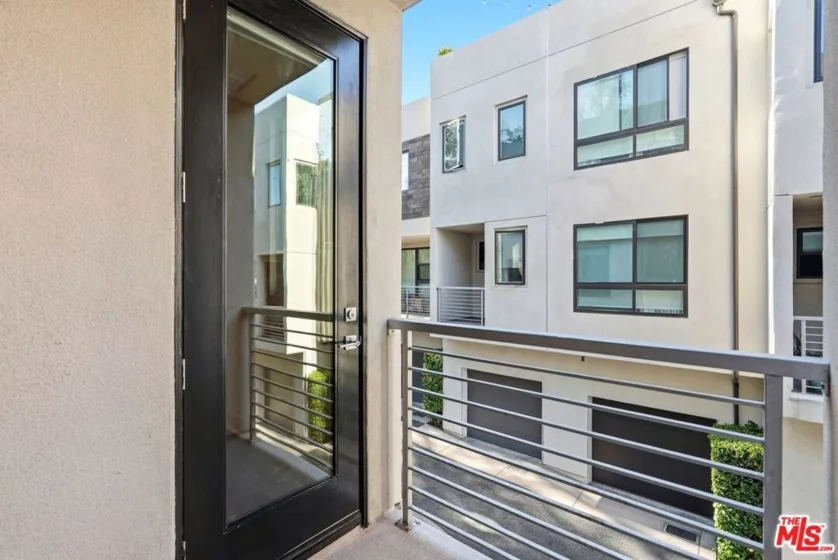 2111 N Cahuenga Boulevard #11 photo 12