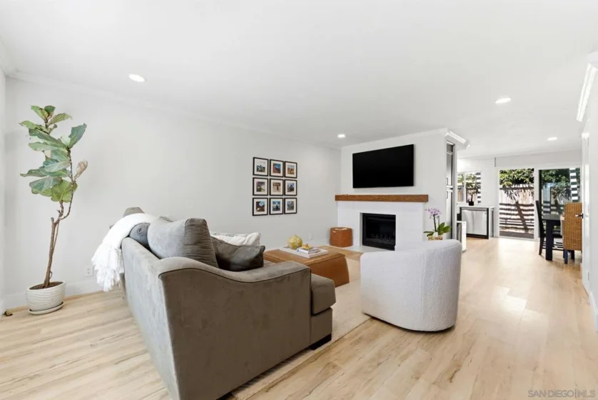 3593 Caminito Carmel Landing photo 4