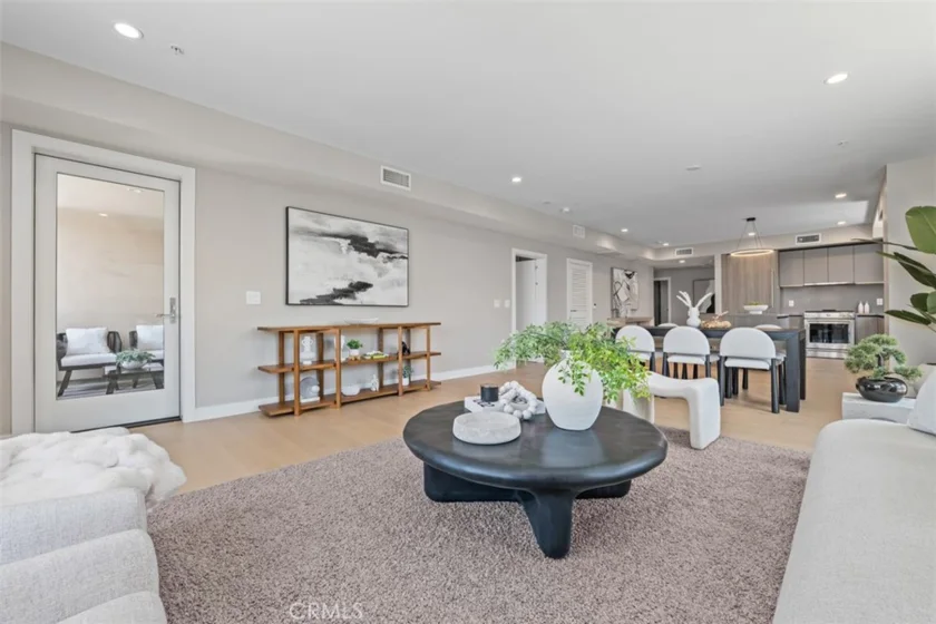 39 S Los Robles Avenue #6020 photo 14