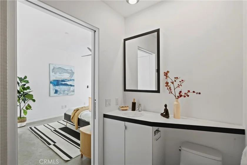 1121 Abbot Kinney photo 11