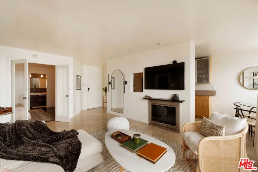 1021 N Crescent Heights Boulevard #207 photo 7