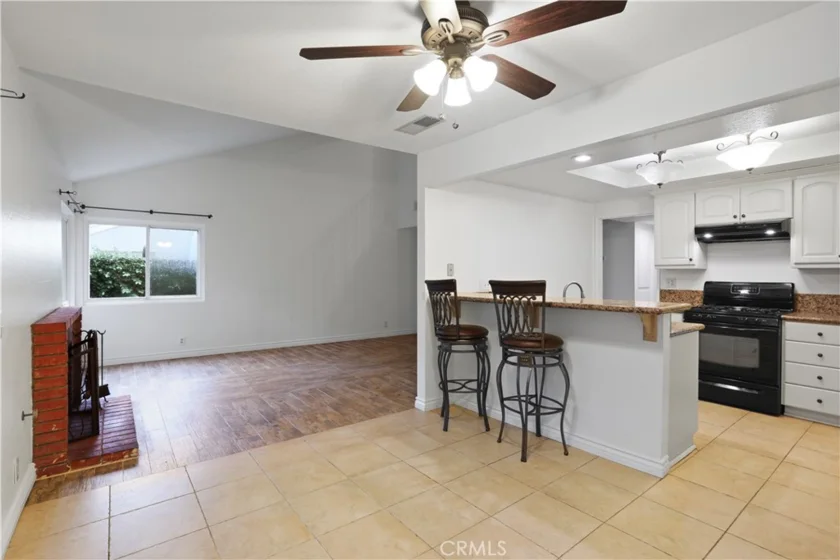 1676 Sumac photo 5