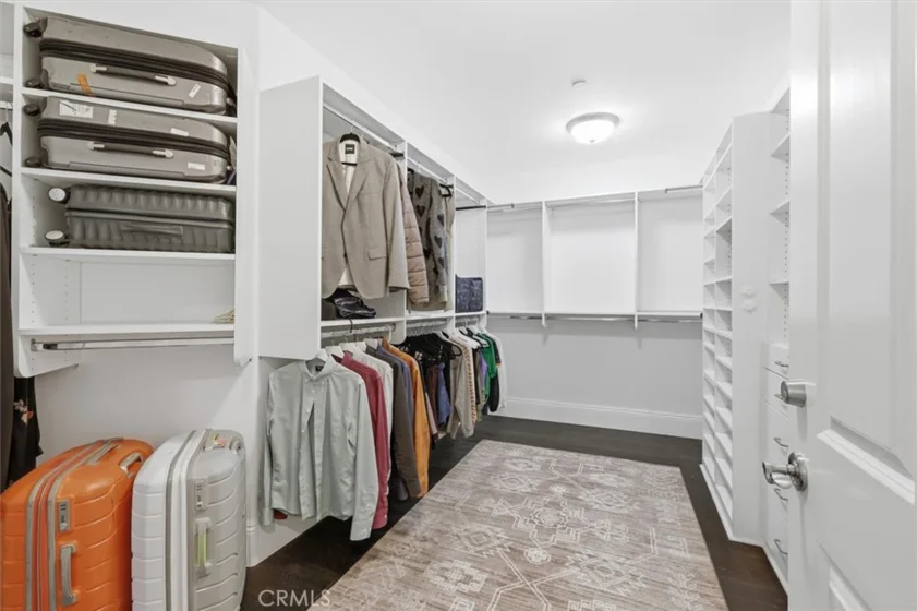 143 N Arnaz Drive #105 photo 15