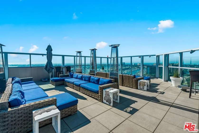13700 Marina Pointe Drive #305 photo 63