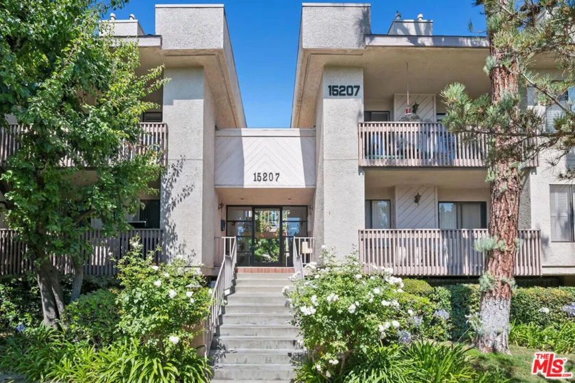 15207 Magnolia Boulevard #228 photo 1