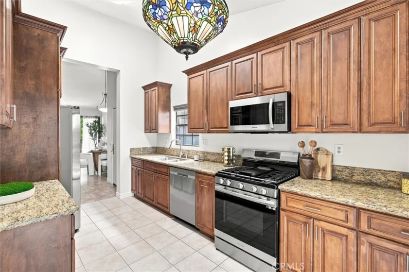 2538 W Macarthur Boulevard ##J photo 14