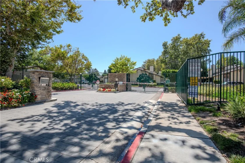 2528 N Tustin #D photo 36