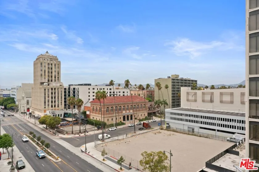 3810 Wilshire Boulevard #602 photo 20
