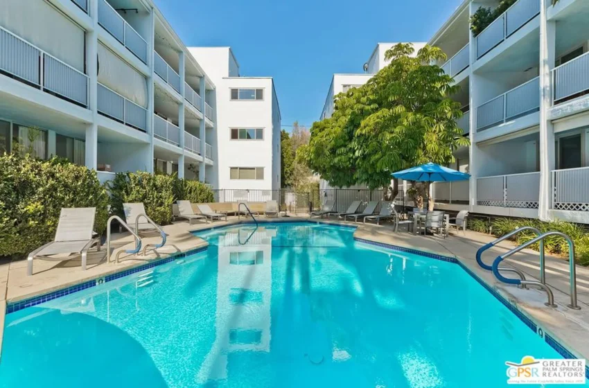 848 N Kings Road #102 photo 31