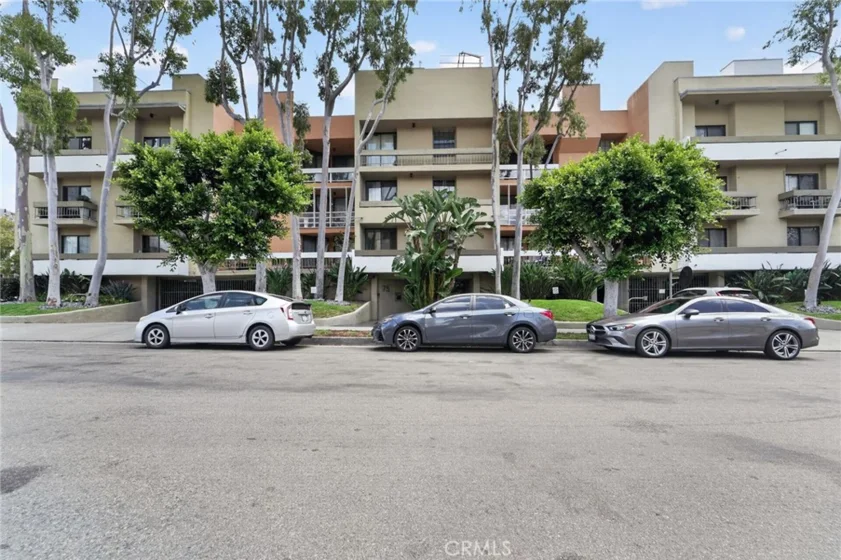 750 N Kings #114 photo 1